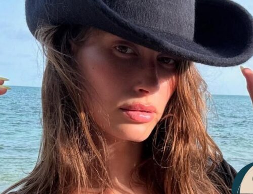 Η Hailey Bieber επέλεξε το «banana manicure» και πάλι μας χάρισε το nail trend του καλοκαιριού