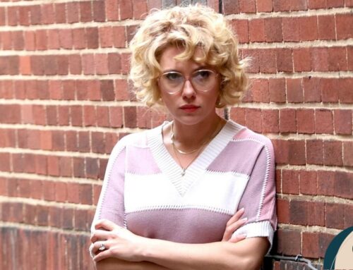 Η Scarlett Johansson με 80s hair vibes! Υιοθέτησε το απόλυτο σγουρό ξανθό bob cut
